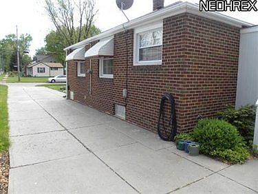 2nd image of 37635 Sharpe Ave