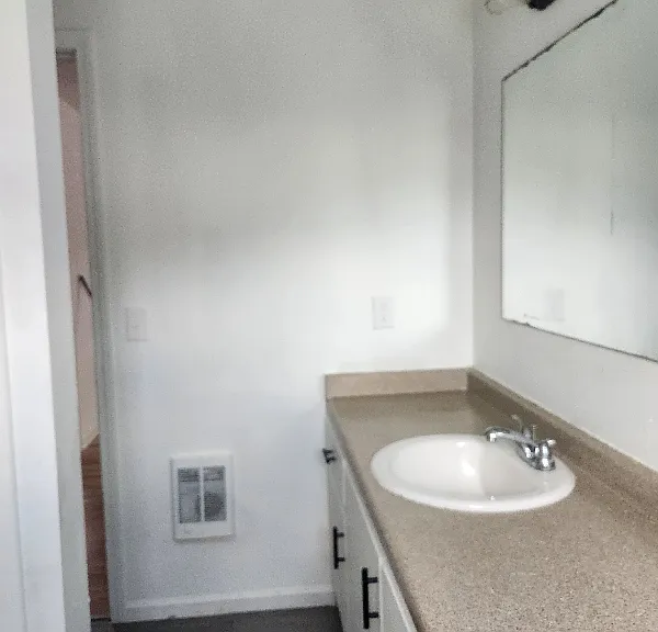 4835 N Old Laurens Rd #F — Photo 9