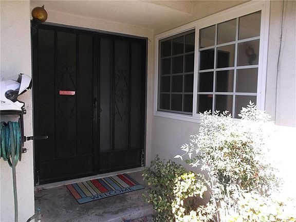 4th image of 1559 N Shelley Ave