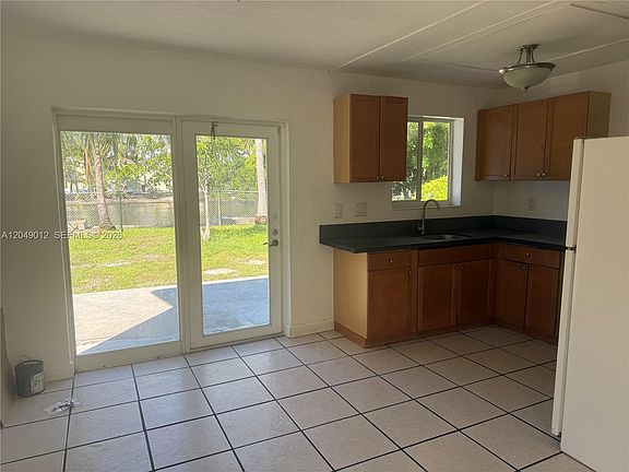3rd image of 136 NW 14th Way