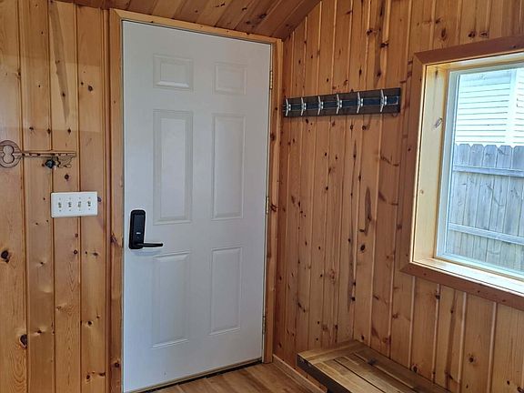3rd image of 10796 W Lakeshore Dr