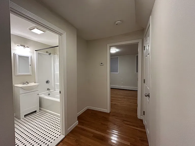 52 Irving St #B — Photo 7
