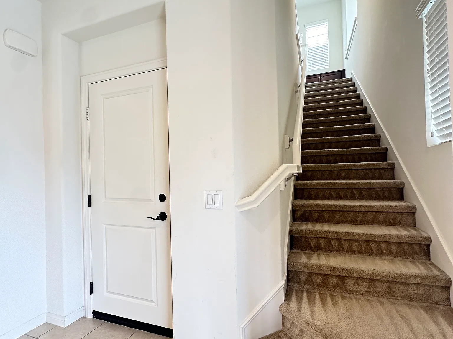 3 bed, 2.5 bath, 2103 sqft, $3,400 — Photo 4