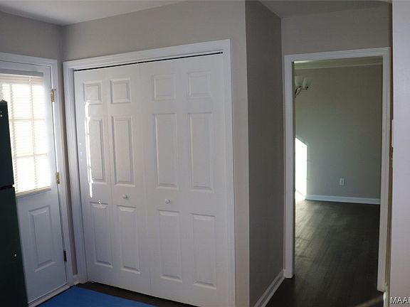 5th image of 5725 Hyde Park Dr