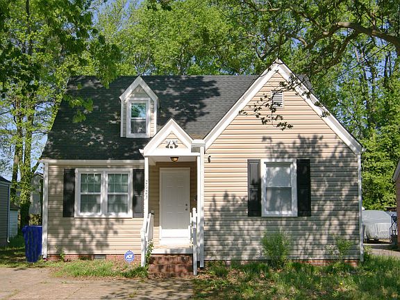 2nd image of 2923 Argonne Ave