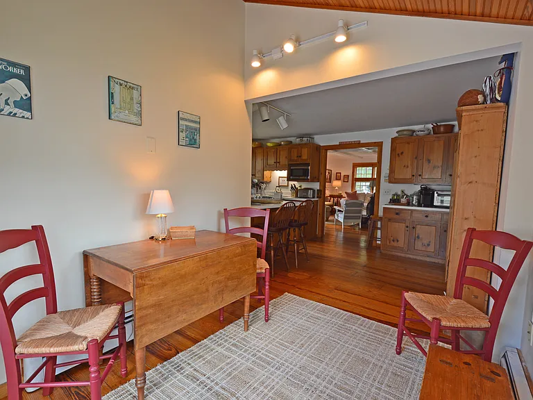 32 Wildwood Ave — Photo 8