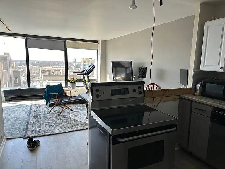 5445 N Sheridan Rd — Photo 8