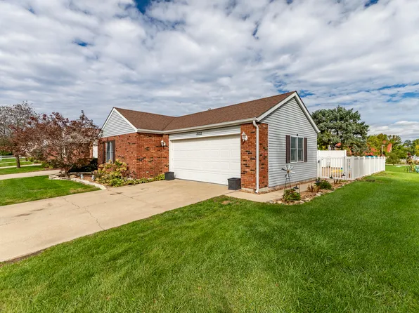 302 Amber Ln, Lowell, IN 46356