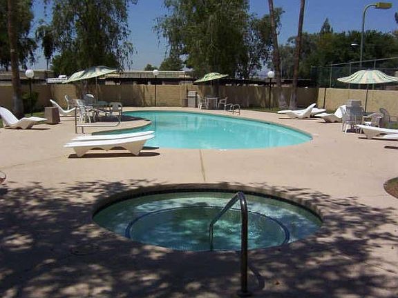 Community Pool and Spa