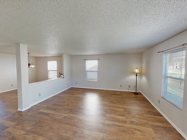 15312 Beam St — Photo 12