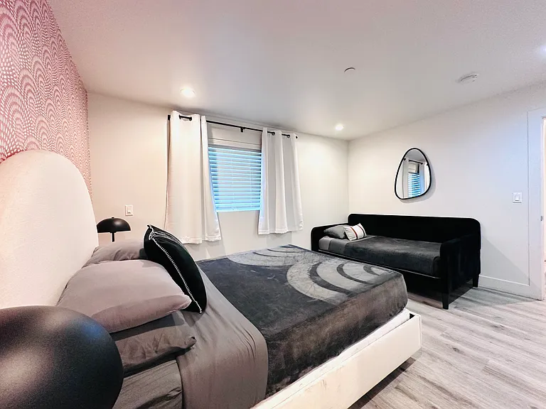 218 N Coronado St #216-1/2 — Photo 8