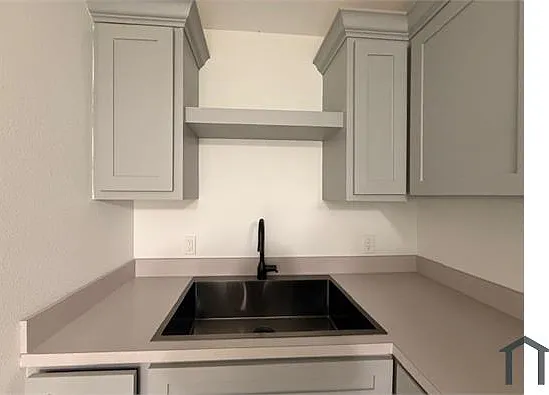 1110 Craig St #D — Photo 8