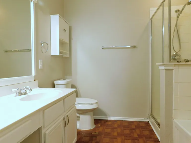 1648 Crown Point Dr — Photo 14