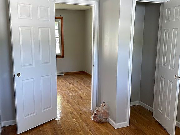 4th image of 75 Sally Dr