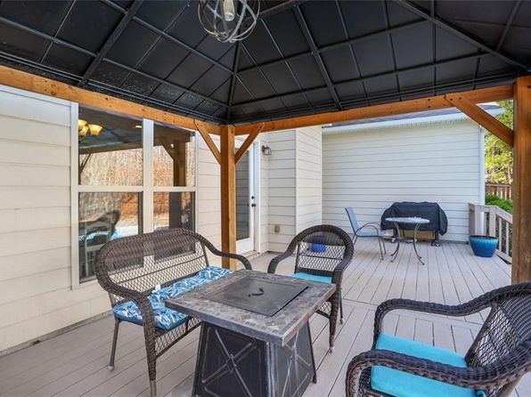 105 Legacy Ct, Lagrange, GA 30240
