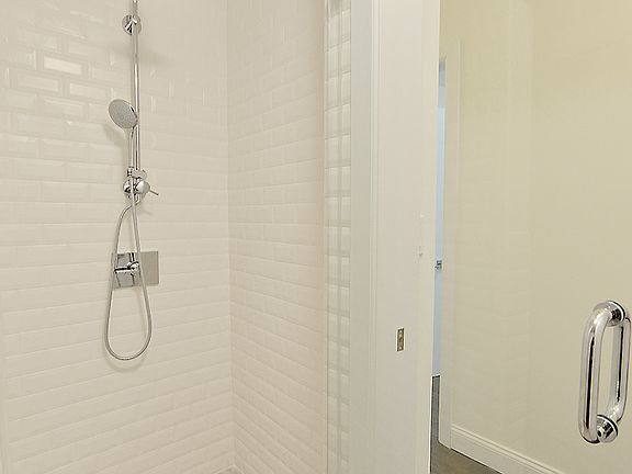 5th image of 6 Murray St Fl 4