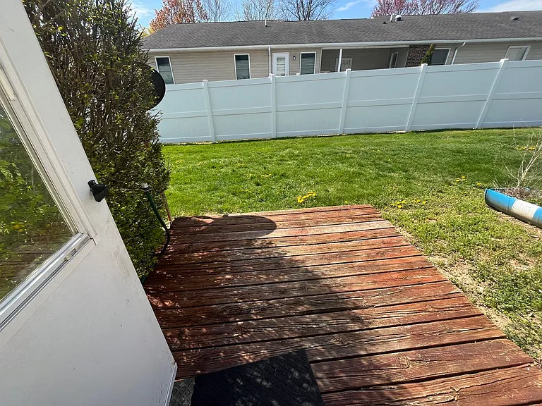 1621 Buttonwood Ct #B — Photo 2