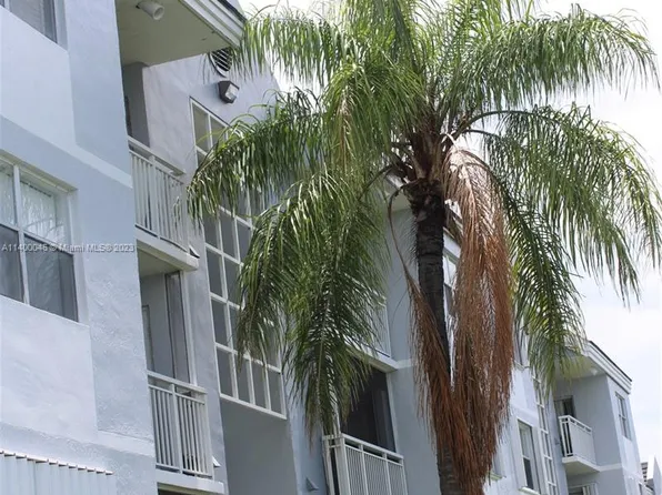 8590 SW 212th St APT 310, Cutler Bay, FL 33189