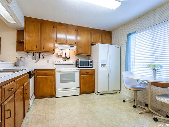 3rd image of 3763 NW 55th Pl #B-2