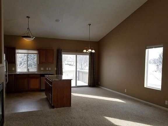 5th image of 16204 Camden Ave