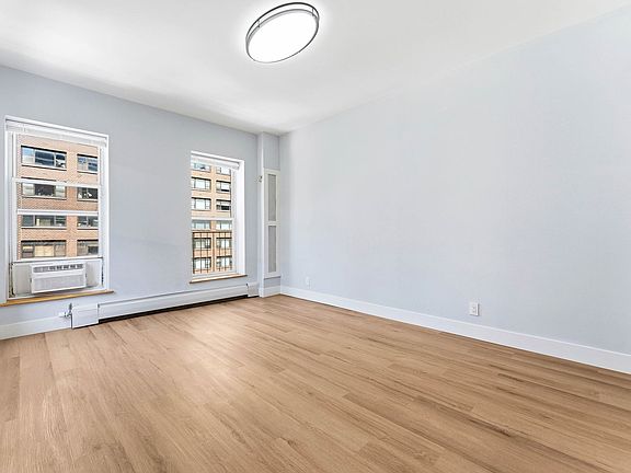 3rd image of 401 E 63rd St APT 13