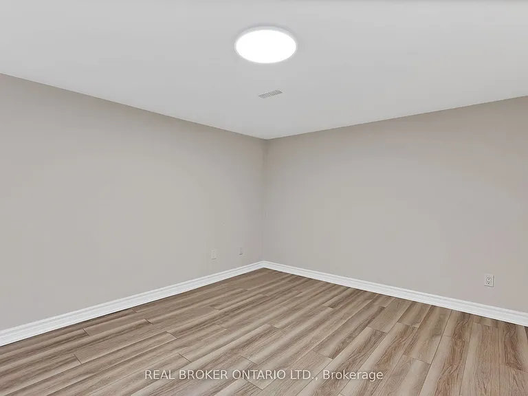 744 Olive Ave #BASEMENT — Photo 22