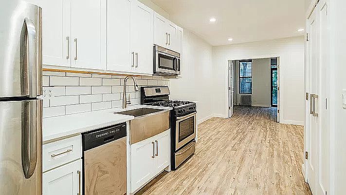 1st image of 232 Stanhope St APT 1L