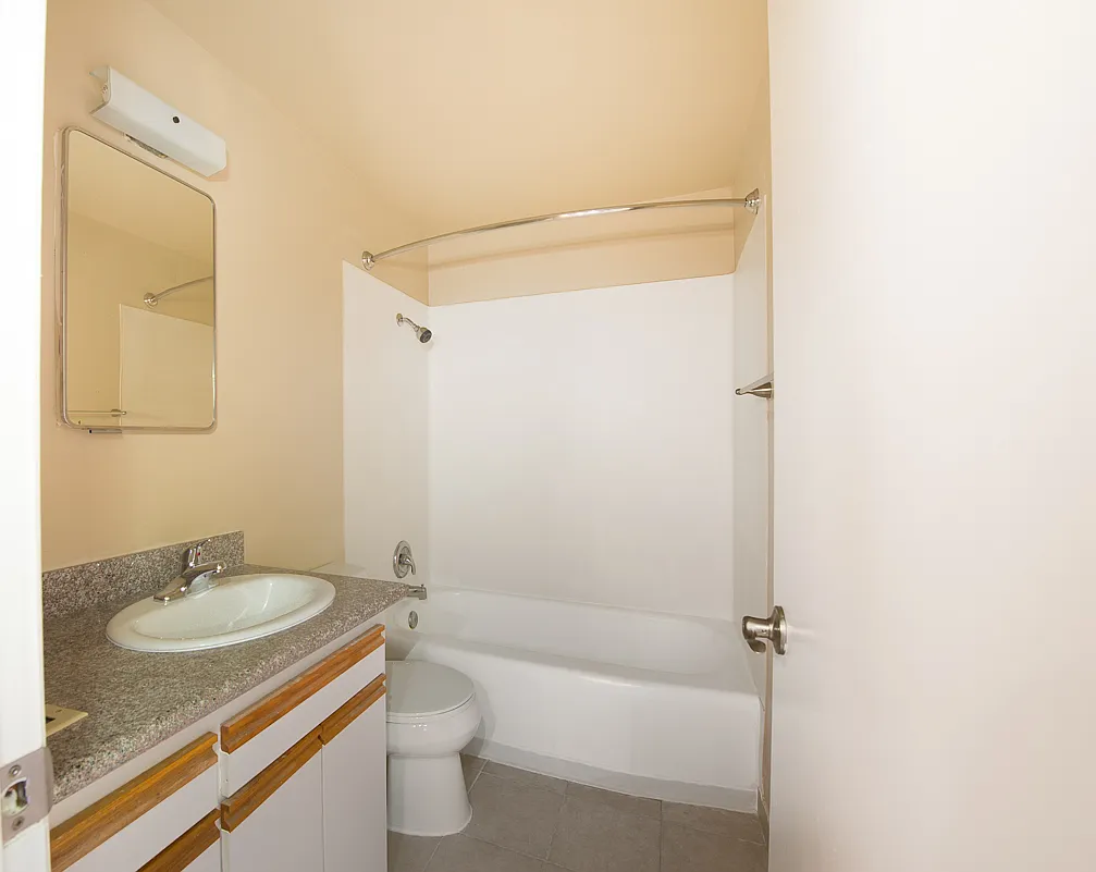 2 bed, 775 sqft, $1,875 — Photo 4