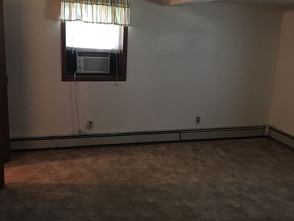 Ground Level Apt Bdr