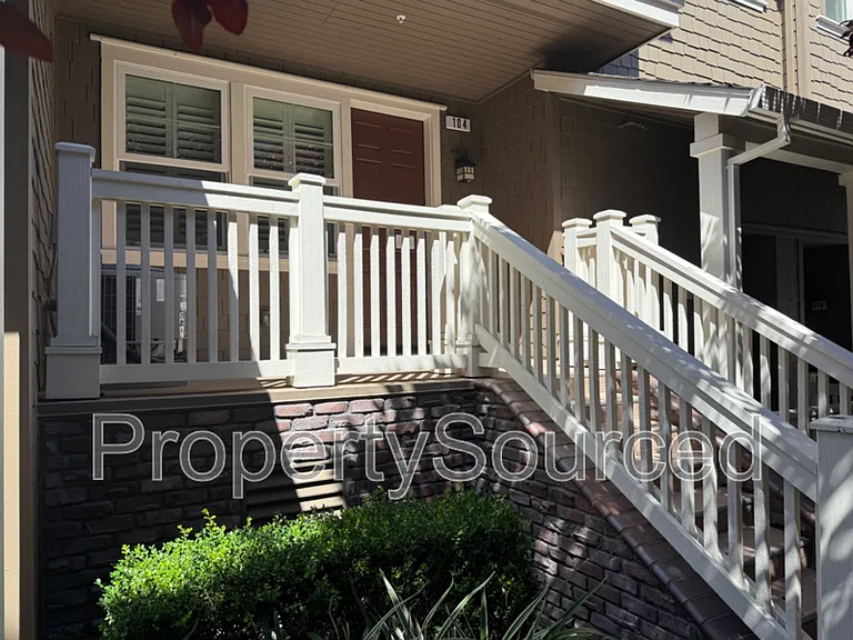 170 N North St #104 — Photo 2