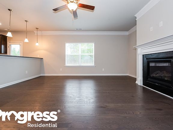 5th image of 471 Fredrick Dr