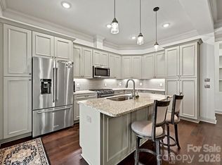 2006 Laney Pond Rd, Matthews, NC 28104