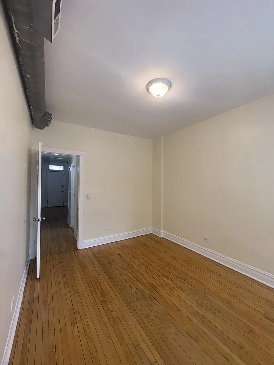 Building Photo - 712 W 17th St