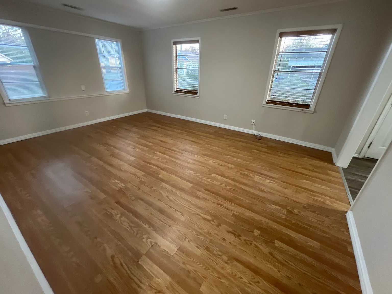 1 bed, $695 — Photo 1