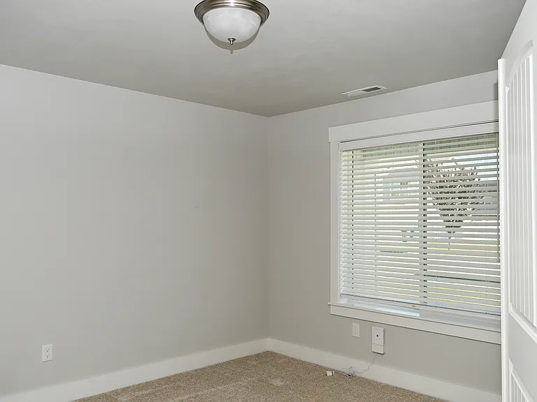 1254 W 290 South Amber Flds — Photo 11