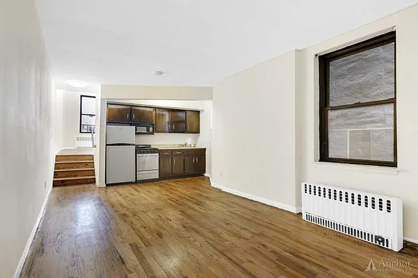 Rented by Anchor Associates | media 22