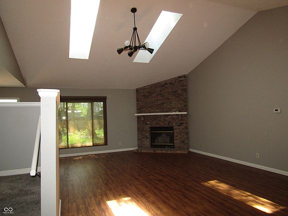 4th image of 1401 Southport Dr