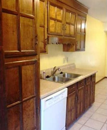 4th image of 1035 Arborwood Dr