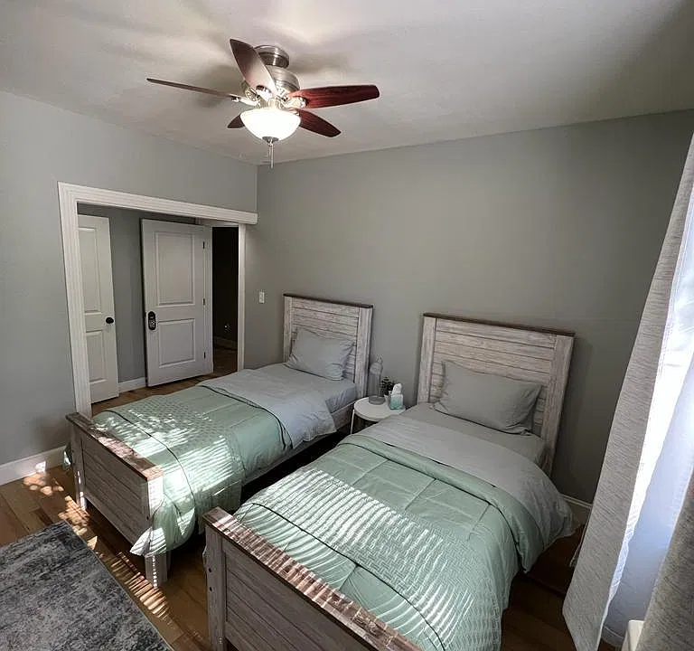 Second bedroom