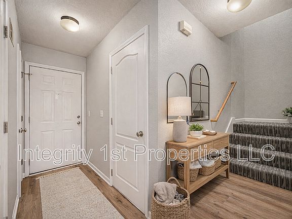 3rd image of 5943 NW 91st St