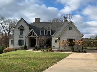 41 Woodcrest Dr, Saint Louis, MO 63124