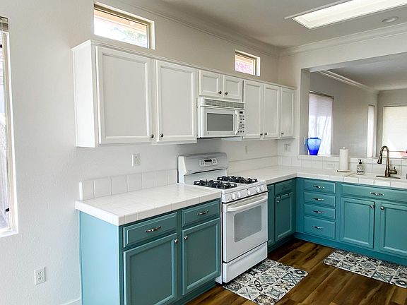 4th image of 2385 Hidden Hills Ln