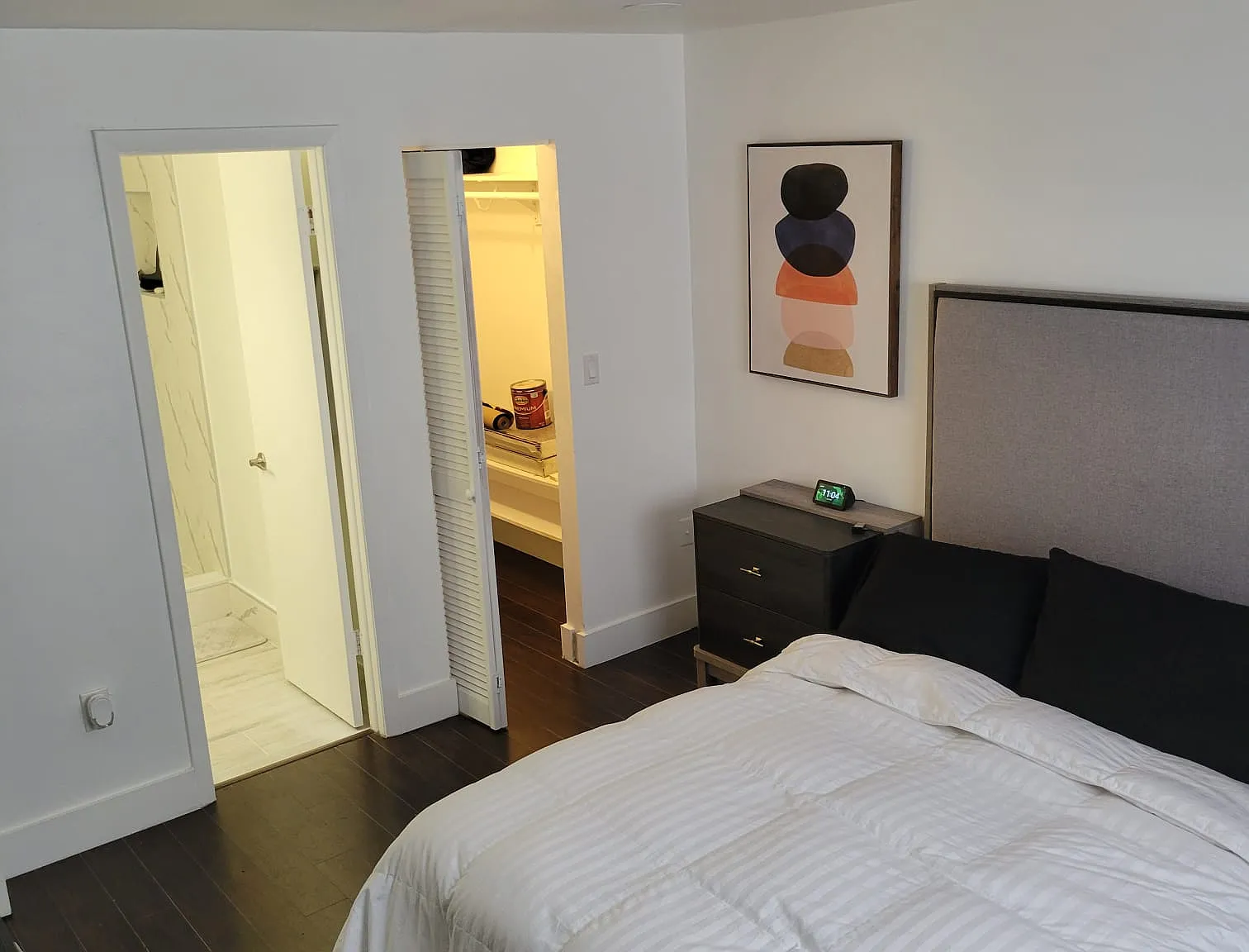 2 bed, 2.0 bath, 870 sqft, $2,350 — Photo 3