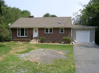 1455 Manatawny Dr, Boyertown, PA 19512
