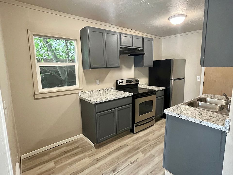 1st image of 602 W 10th St #608