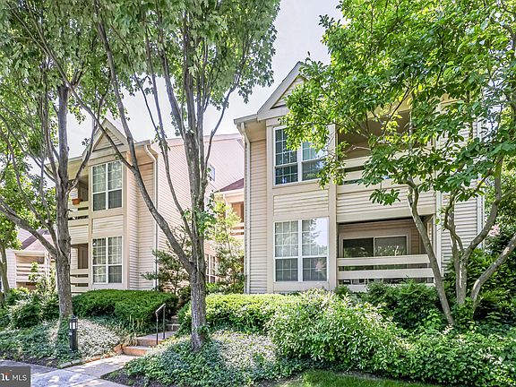 2nd image of 4555 Interlachen Ct APT I