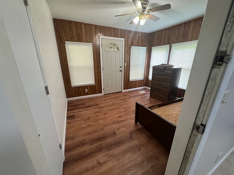 612 Ashmont Ct — Photo 12