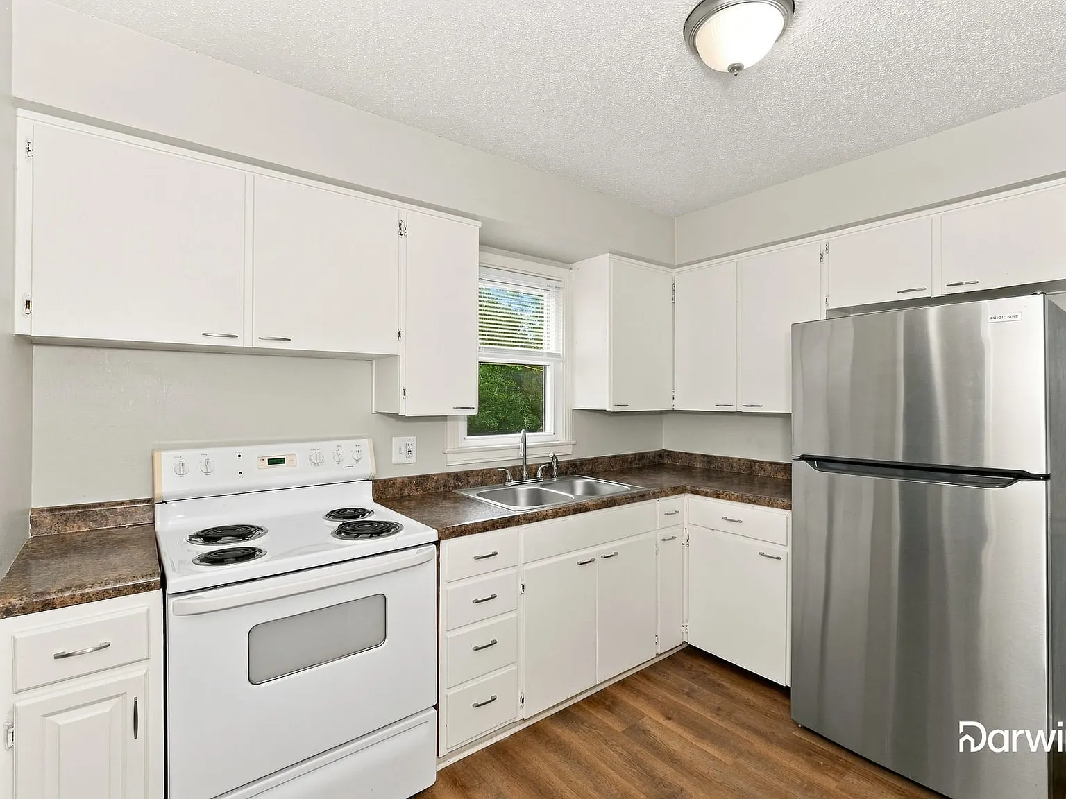 3 bed, 2.0 bath, 1164 sqft, $1,765 — Photo 2