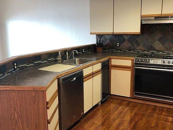 3rd image of 1706 W Marina Dr