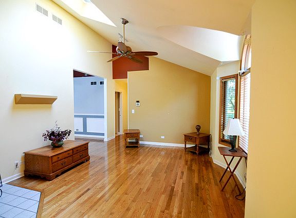 4th image of 22147 W North Dr